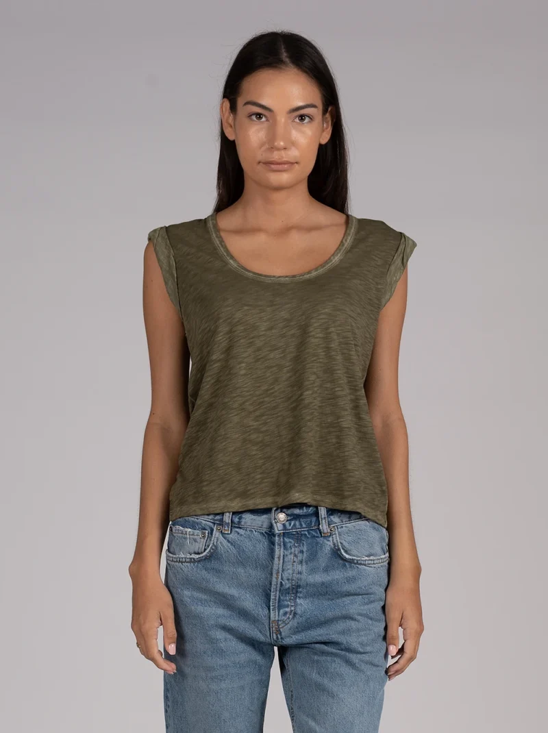 Manga Remangada Cuello U Verde Militar